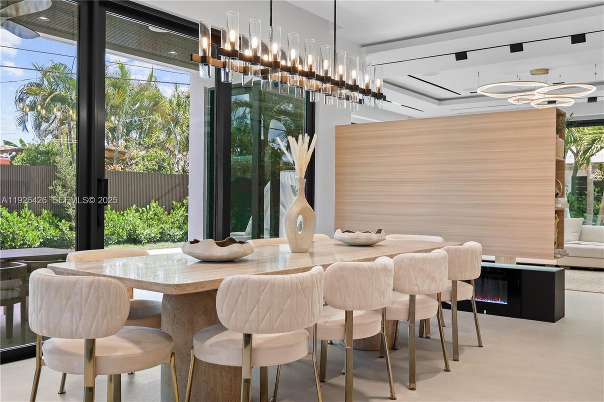 Dining room, Interior, Pendant Lights