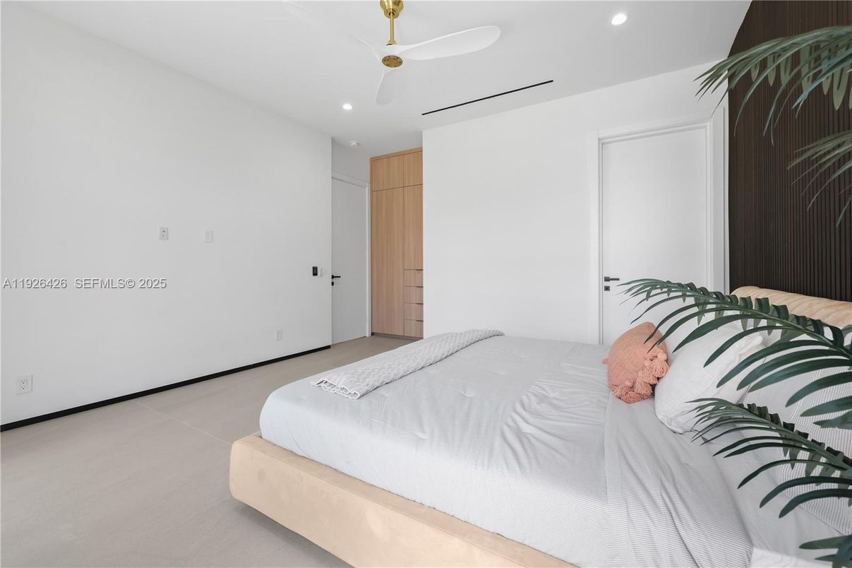 Bedroom, Interior, Recessed Lighting