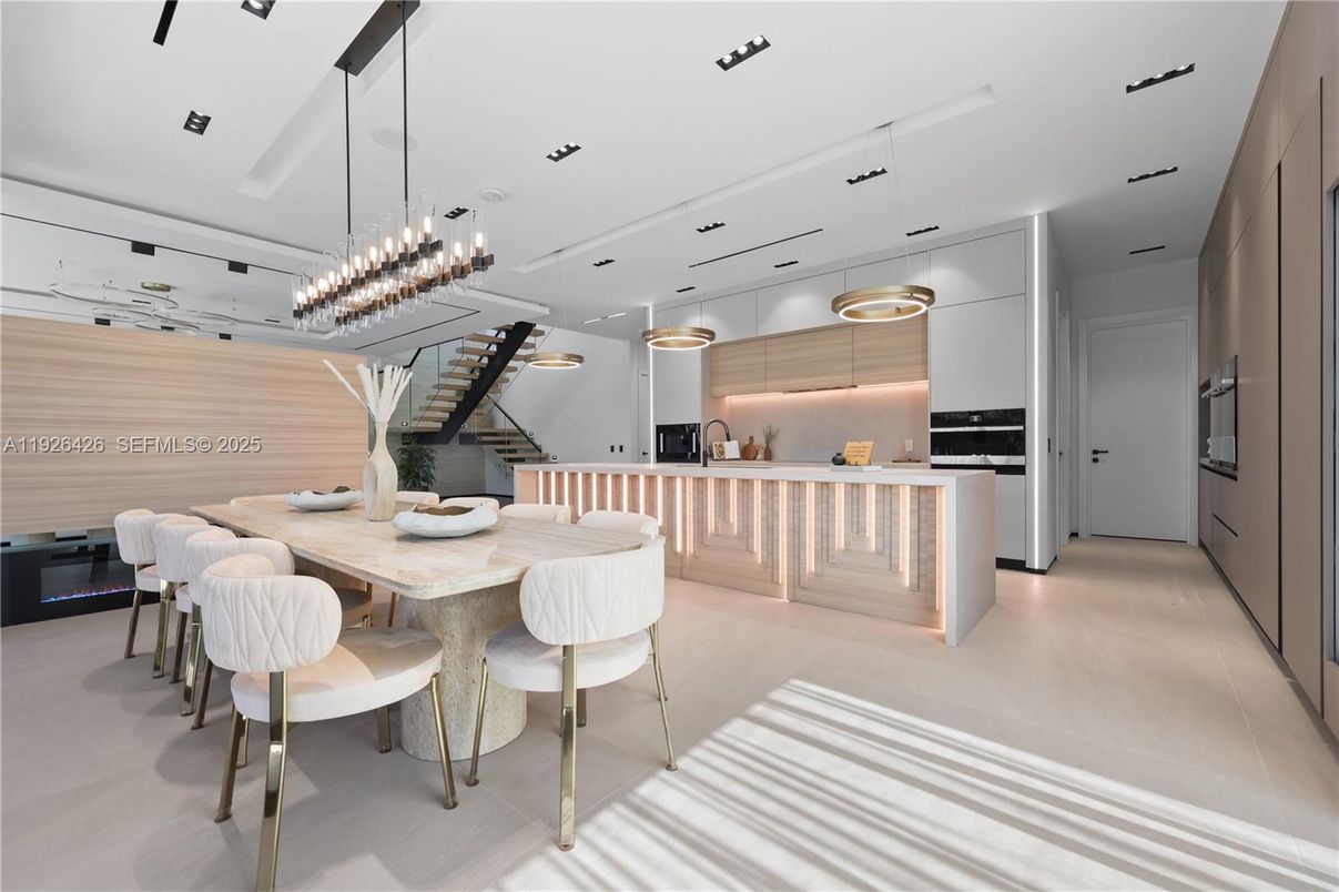 Dining room, Interior, Kitchen, Pendant Lights, Recessed Lighting, Stainless Steel Appliances