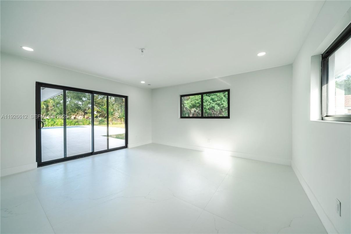 Empty room, Interior, Marble, Recessed Lighting
