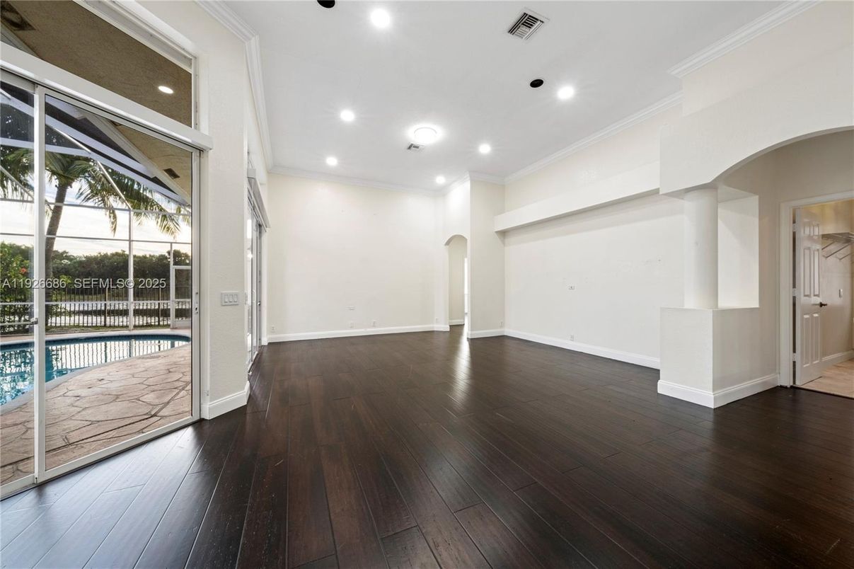 Empty room, Interior, Recessed Lighting, Wood Texture Flooring