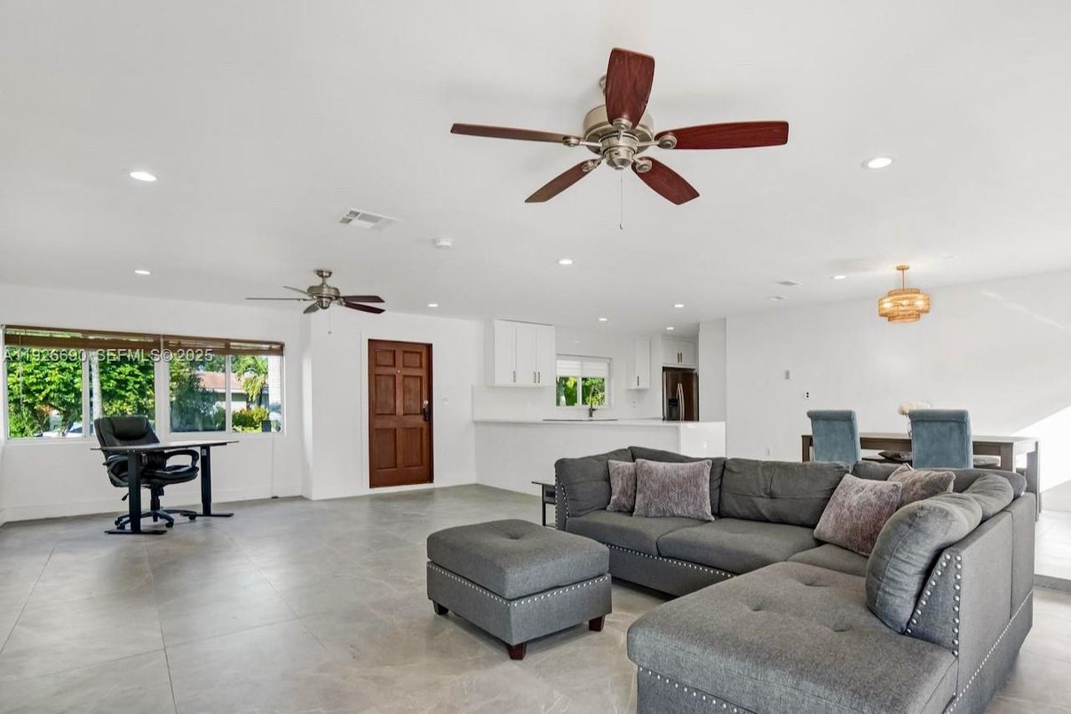 Chandelier, Dining room, Interior, Kitchen, Living room, Recessed Lighting