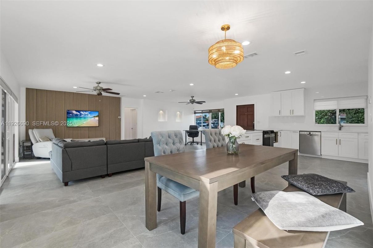 Chandelier, Dining room, Interior, Kitchen, Living room, Pendant Lights, Recessed Lighting