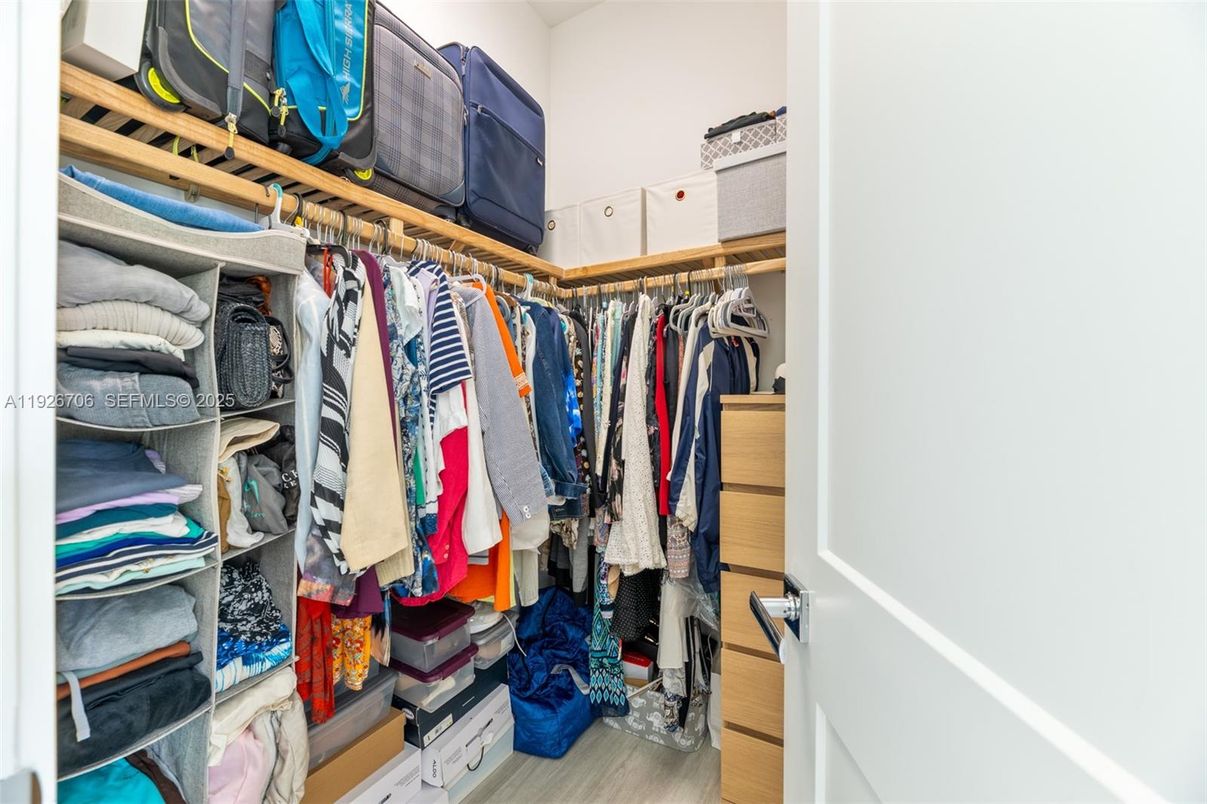 Interior, Walk-in Closets, Wood Texture Flooring