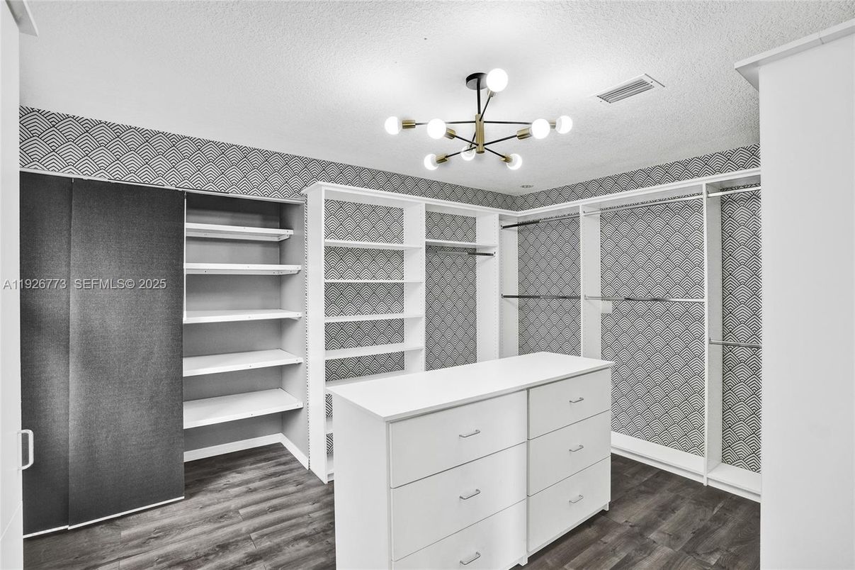 Interior, Pendant Lights, Walk-in Closets, Wood Texture Flooring