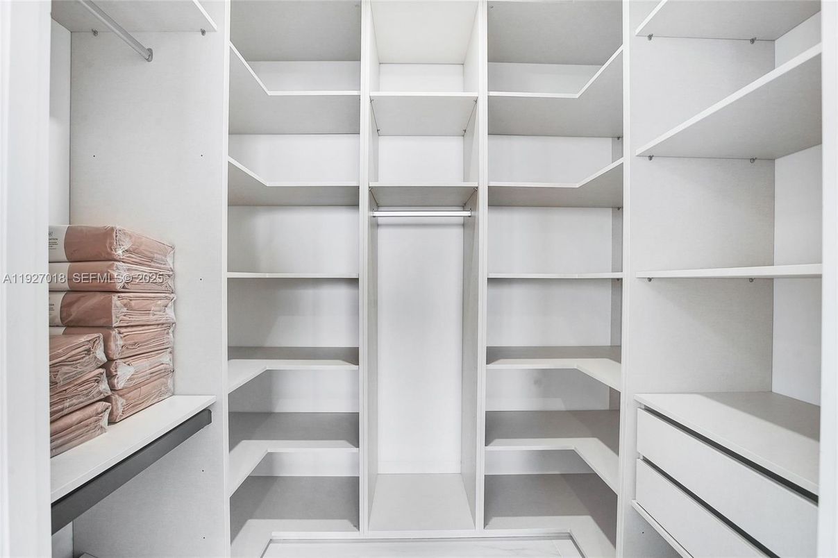 Interior, Walk-in Closets