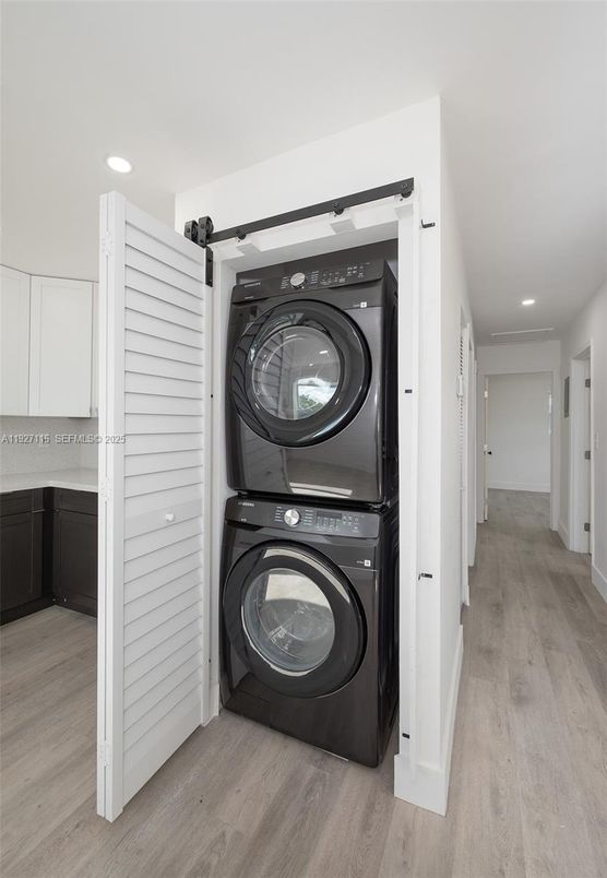 Interior, Recessed Lighting, Utility Closets, Washer, Wood Texture Flooring