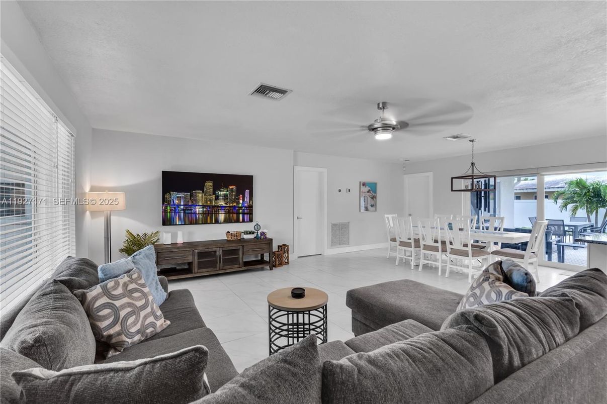 Dining room, Interior, Living room, Pendant Lights, Water