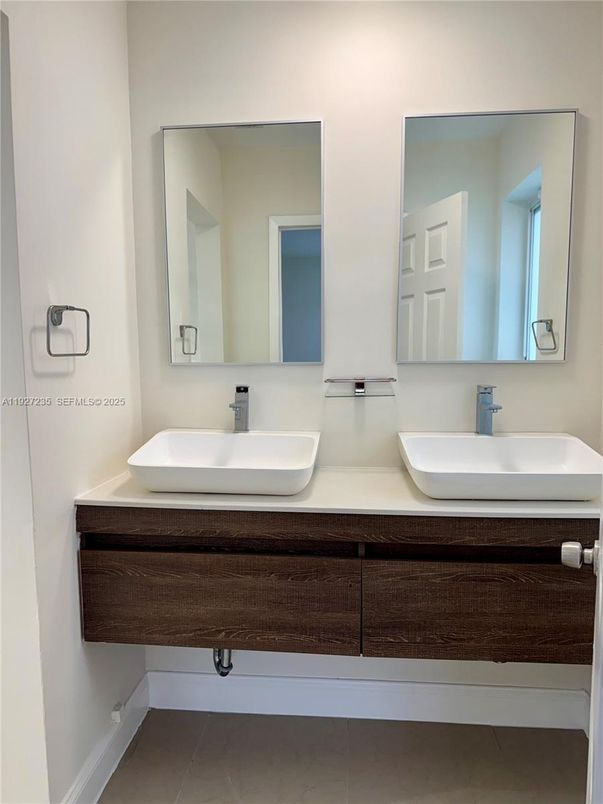 Bathroom, Dual Sink Vanities, Interior