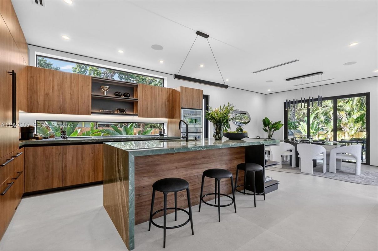 Dining room, Interior, Kitchen, Pendant Lights, Recessed Lighting