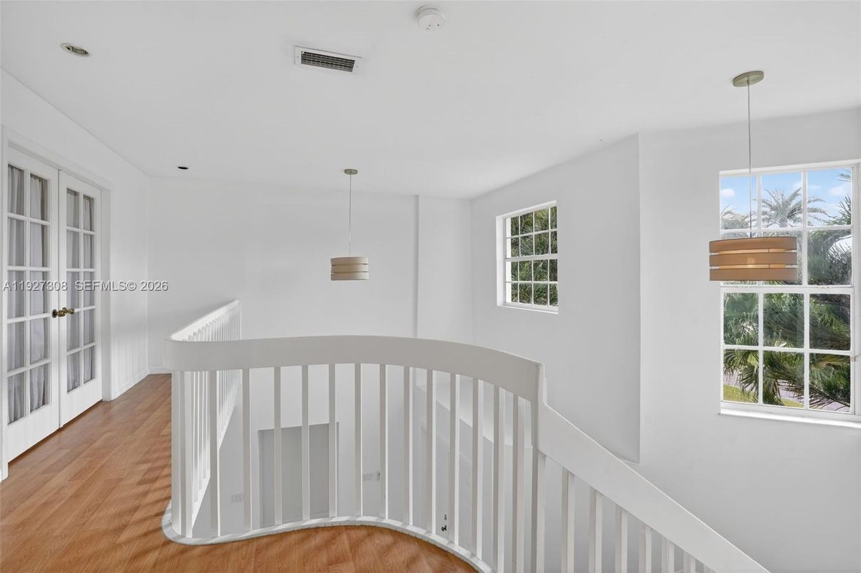 Interior, Pendant Lights, Recessed Lighting, Wood Texture Flooring