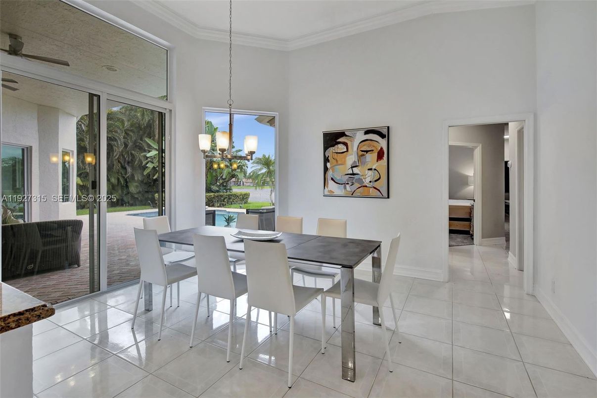 Dining room, Interior, Pendant Lights