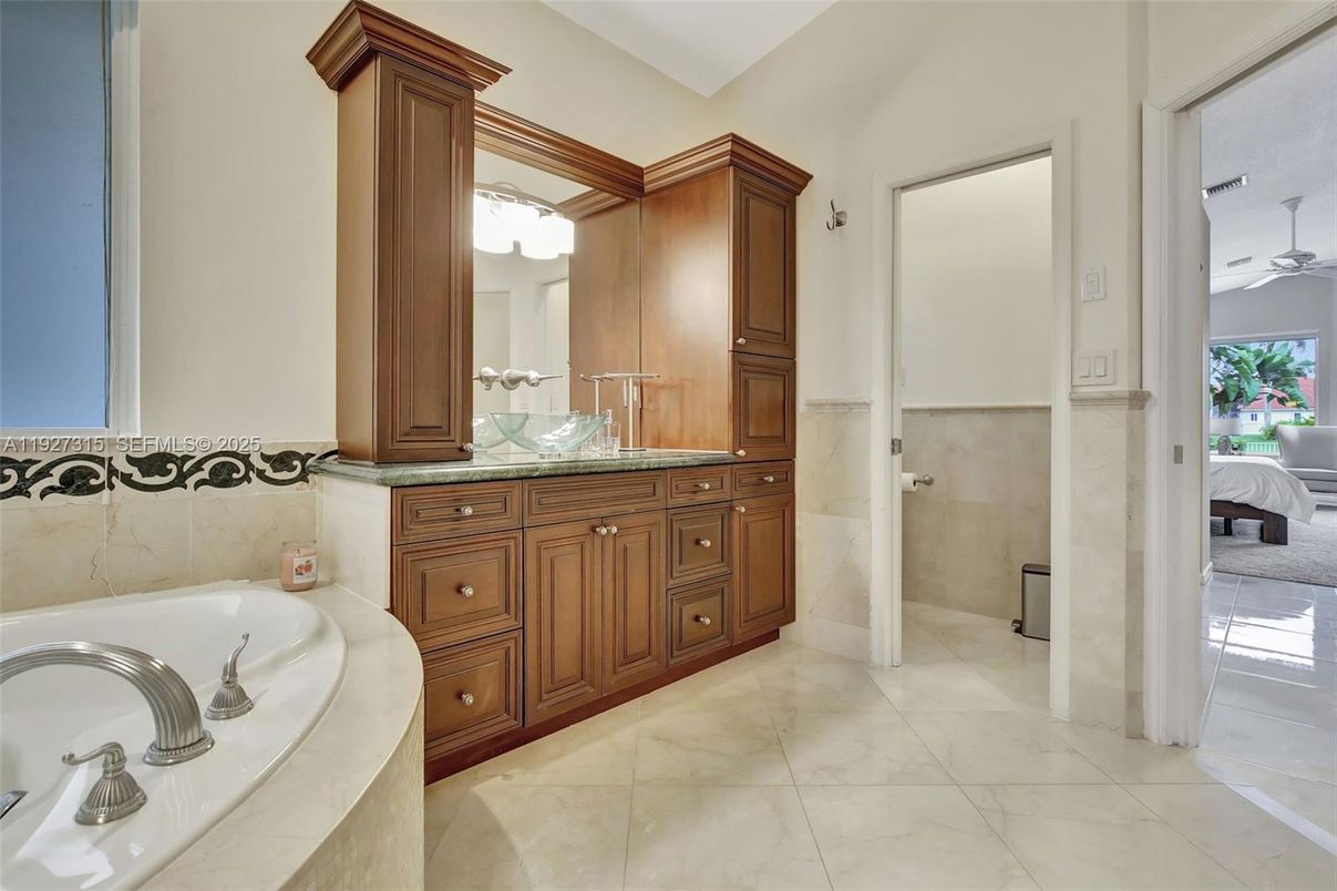 Bathroom, Bedroom, Interior