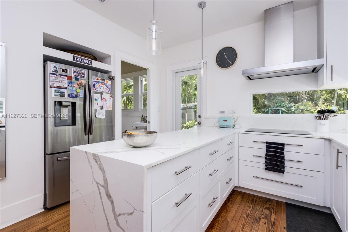 Interior, Kitchen, Pendant Lights, Wood Texture Flooring