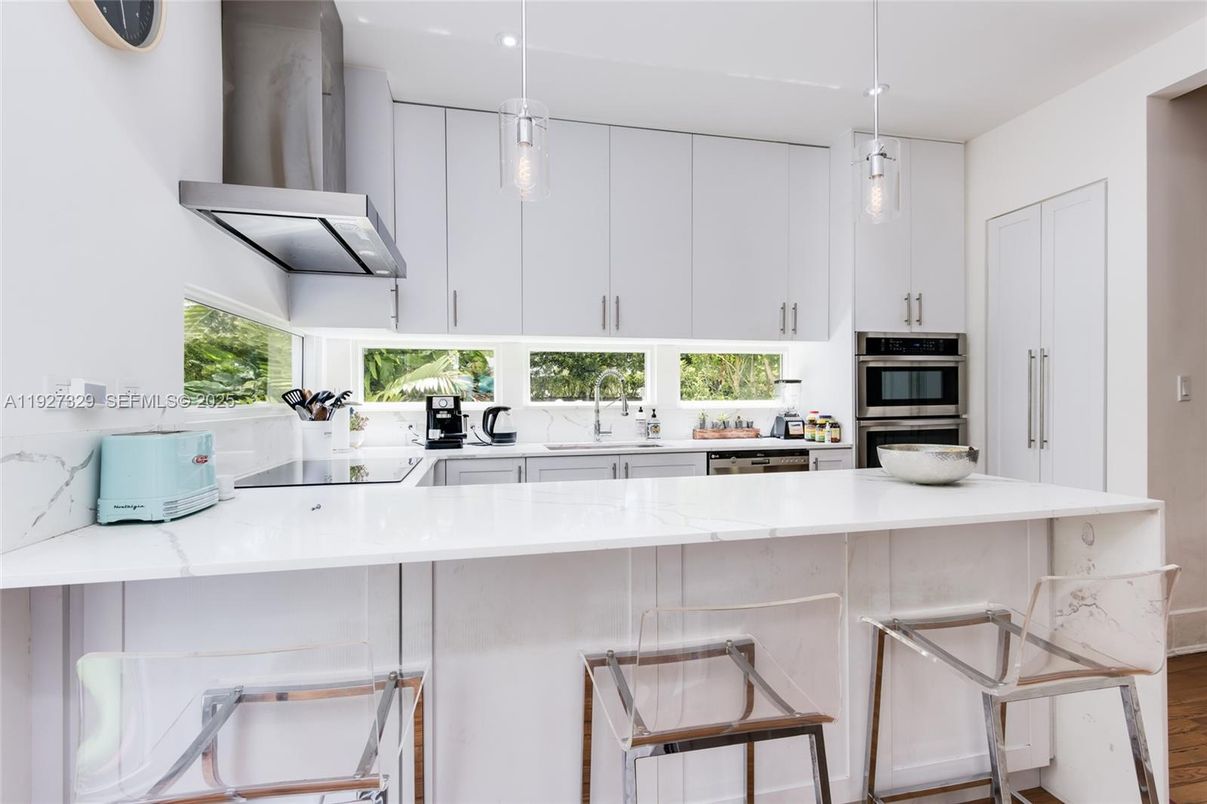 Interior, Kitchen, Pendant Lights, Wood Texture Flooring