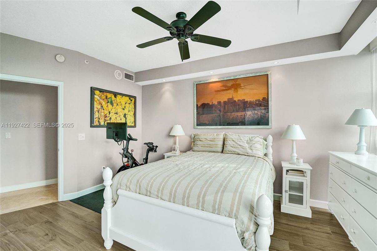 Bedroom, Fitness Equipment, Interior, Recessed Lighting, Wood Texture Flooring