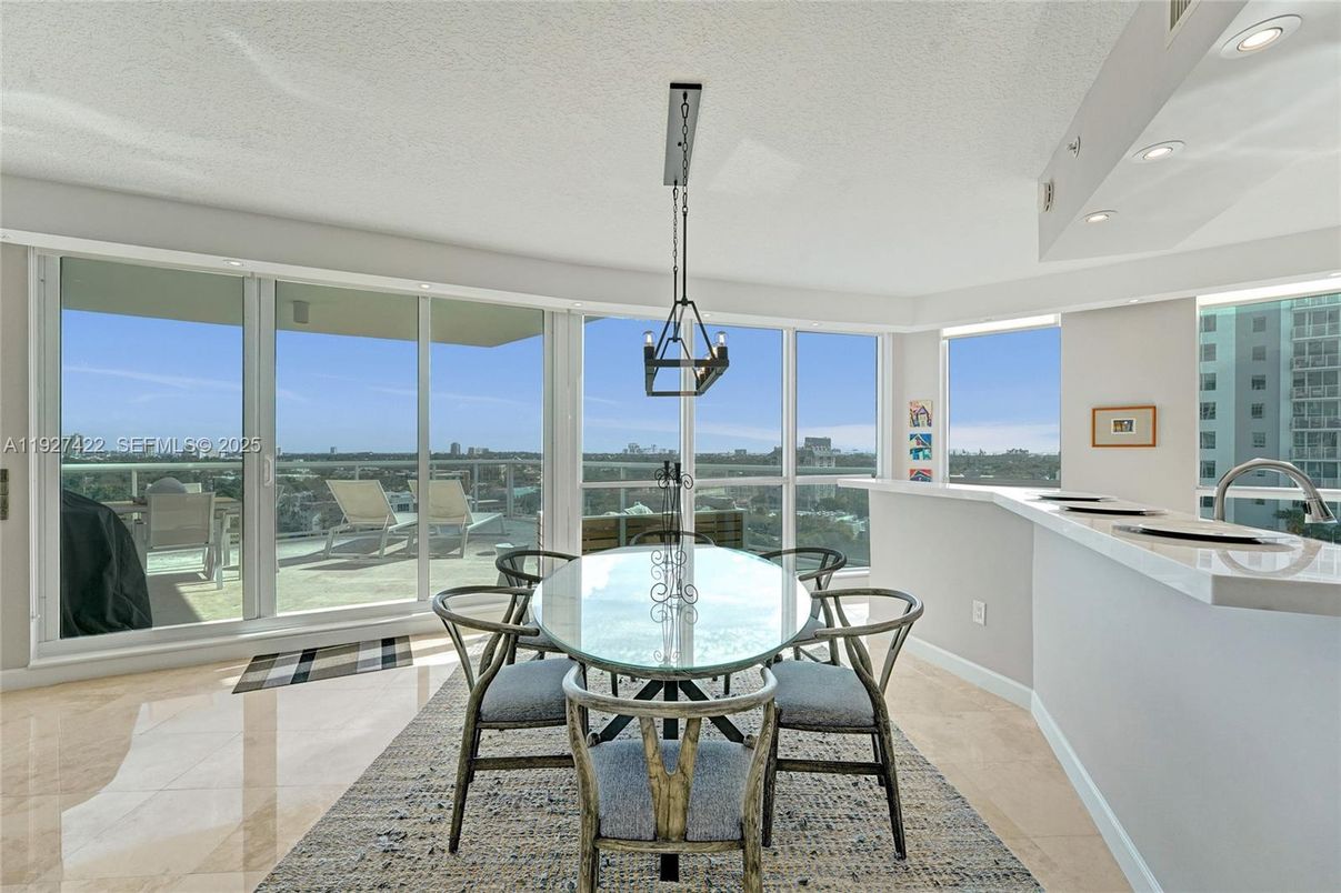 Dining room, Interior, Pendant Lights, Recessed Lighting, Water