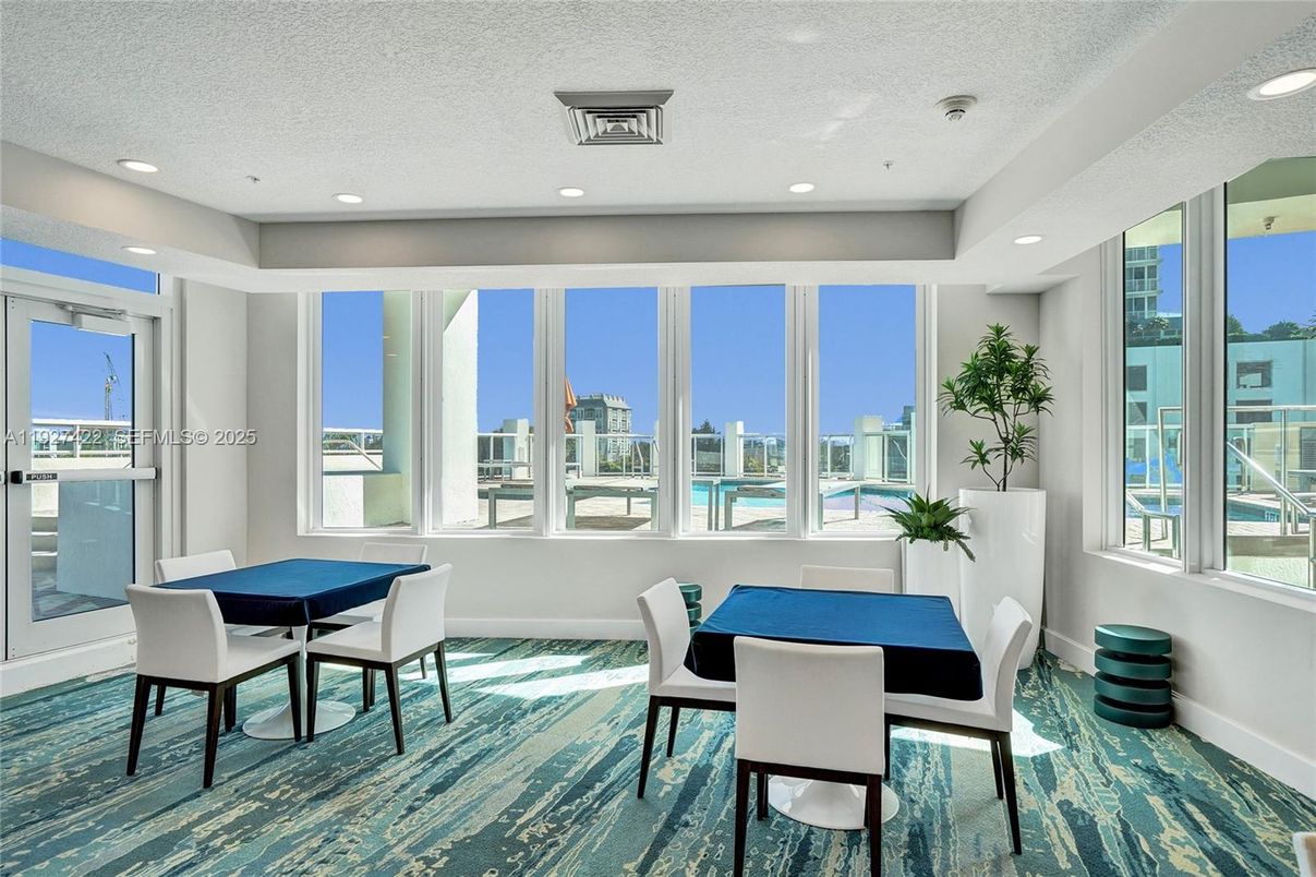Dining room, Interior, Recessed Lighting