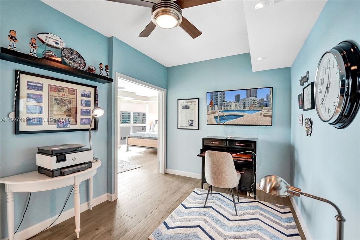 Home Office, Interior, Recessed Lighting, Wood Texture Flooring