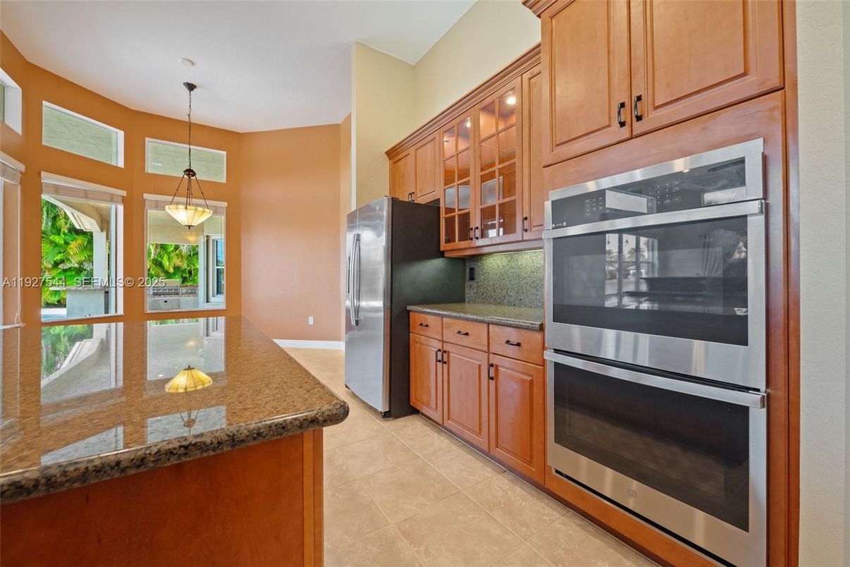 Interior, Kitchen, Pendant Lights, Stainless Steel Appliances