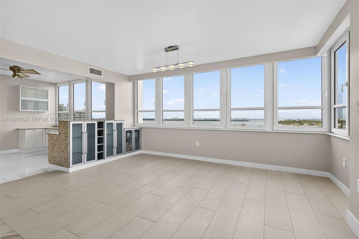 Empty room, Interior, Pendant Lights, Water, Wood Texture Flooring