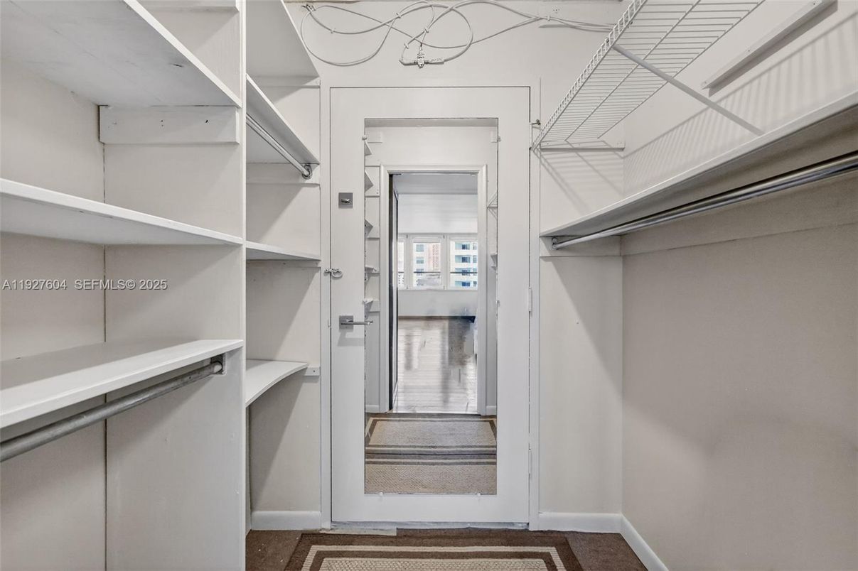 Interior, Walk-in Closets