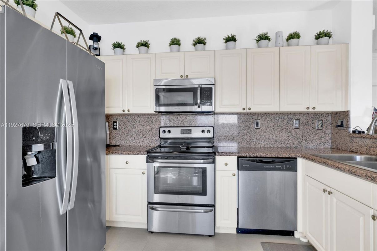 Interior, Kitchen, Stainless Steel Appliances