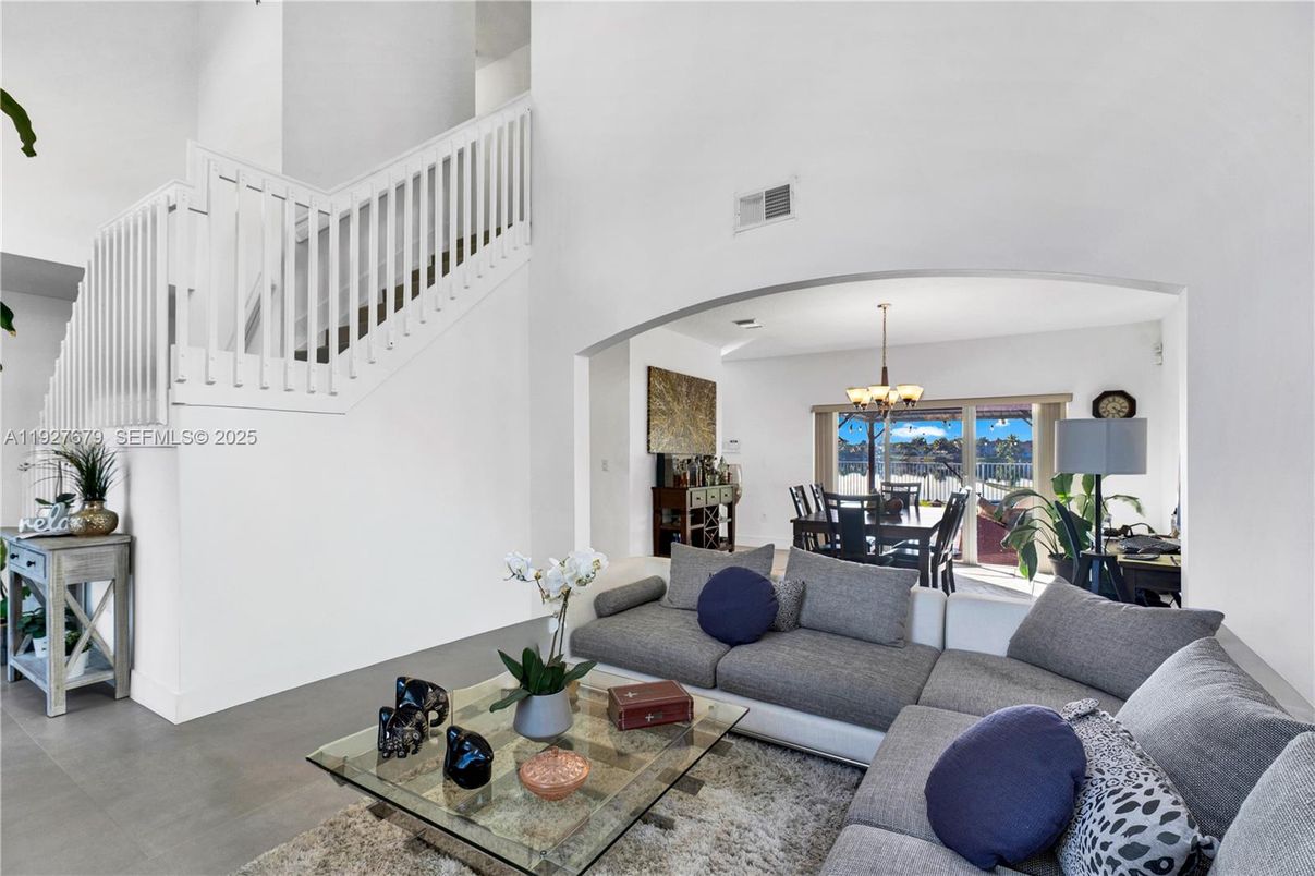 Chandelier, Dining room, Interior, Living room