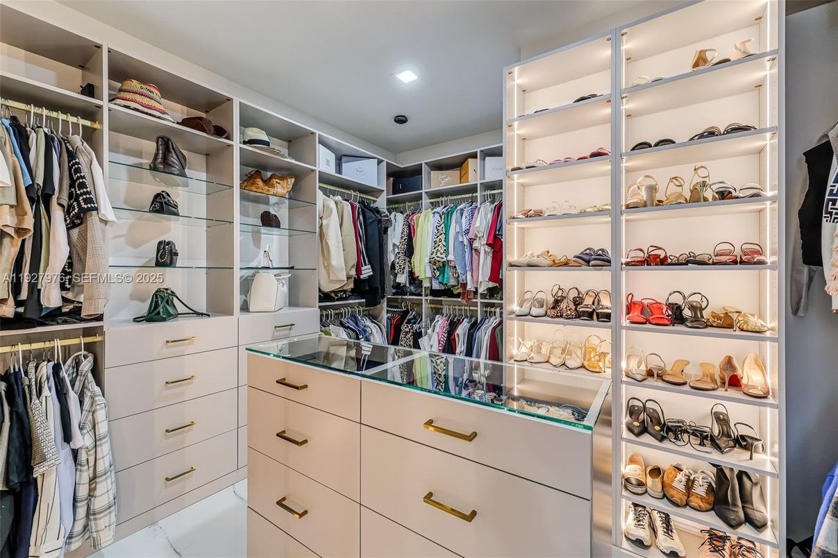 Interior, Recessed Lighting, Walk-in Closets