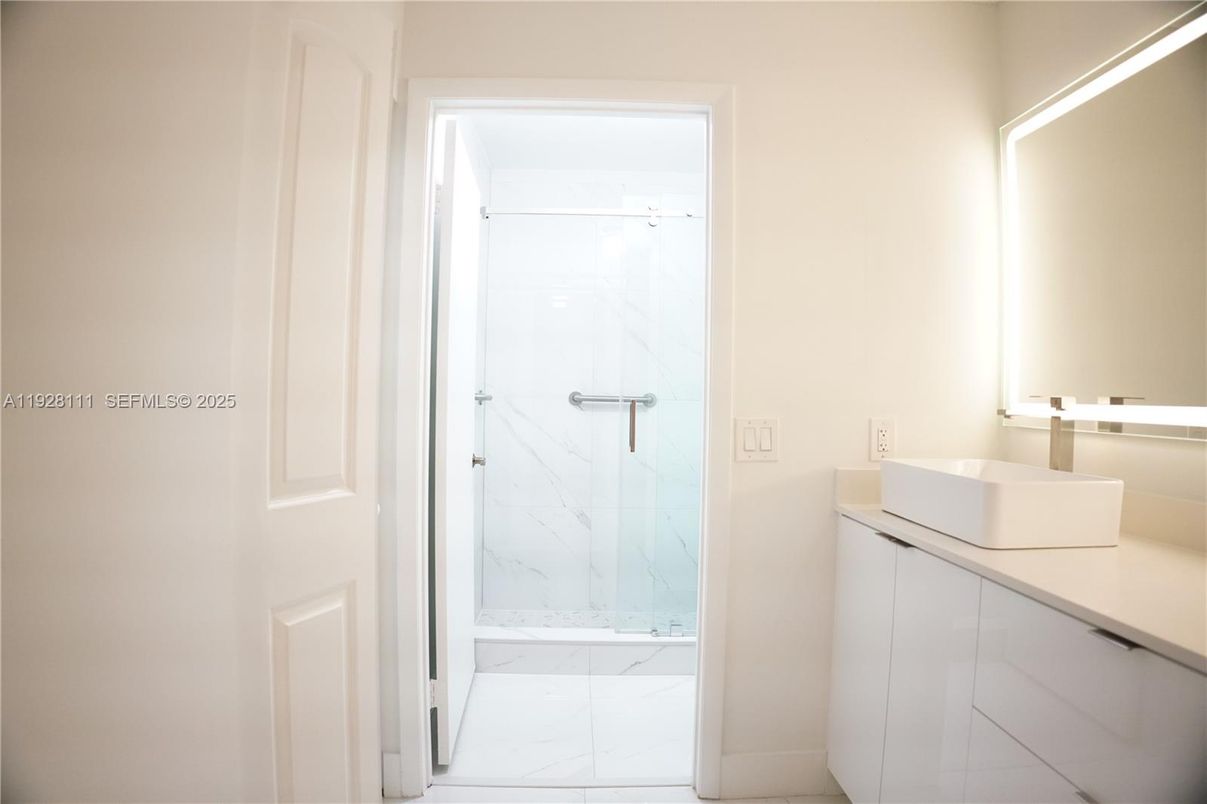 Bathroom, Interior, Marble, Marble Walls