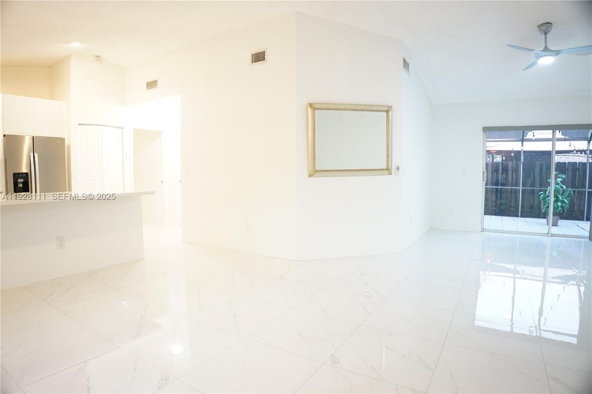 Empty room, Interior, Marble, Recessed Lighting