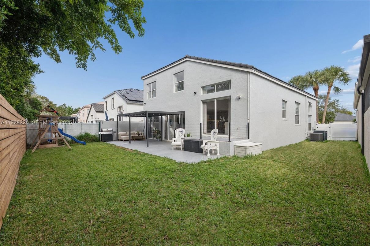 Backyard, Exterior, Playground