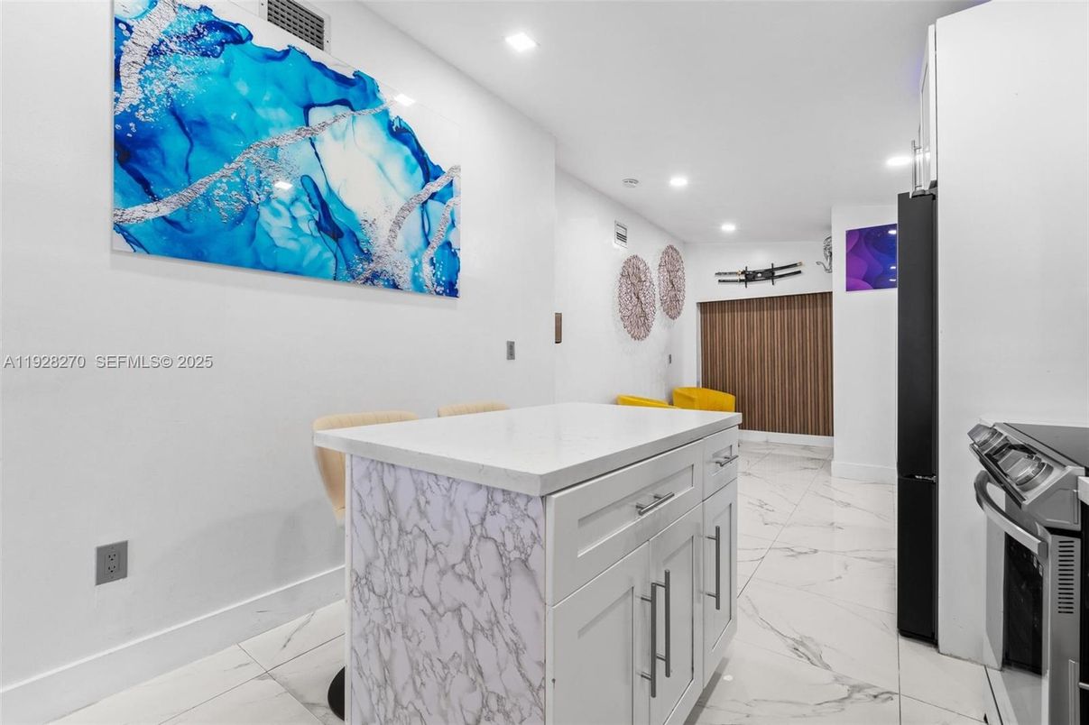 Bathroom, Interior, Marble, Recessed Lighting