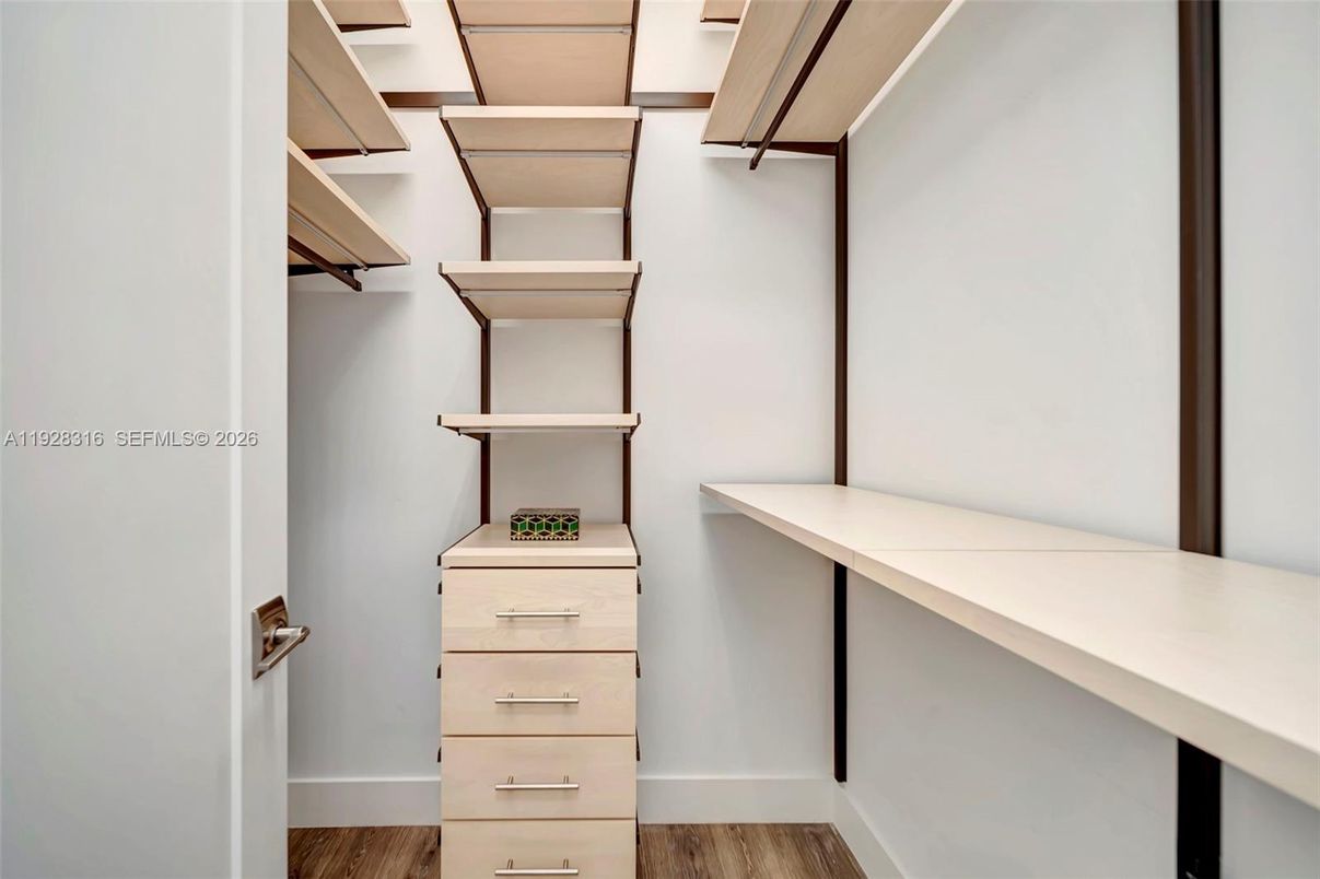 Interior, Walk-in Closets, Wood Texture Flooring