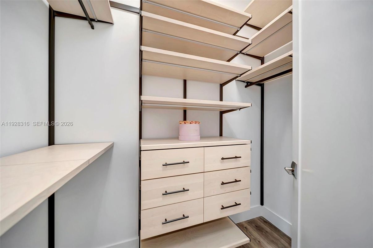 Interior, Walk-in Closets, Wood Texture Flooring