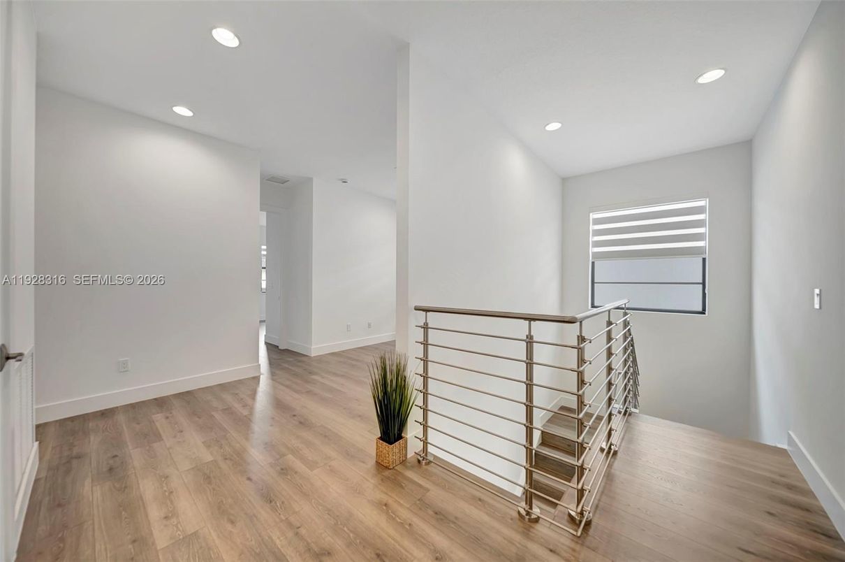 Interior, Recessed Lighting, Wood Texture Flooring