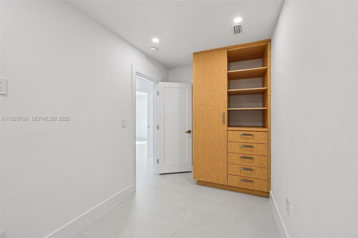 Interior, Recessed Lighting