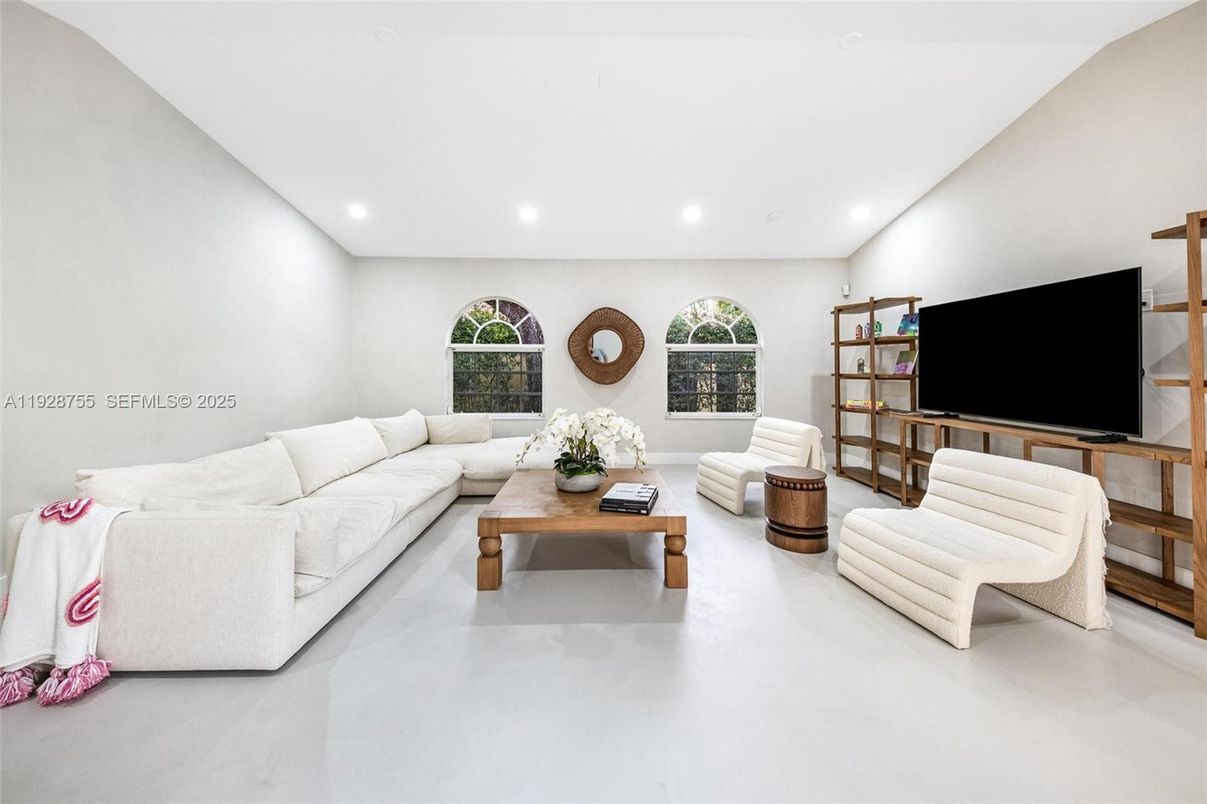 Fireplace, Interior, Living room, Recessed Lighting