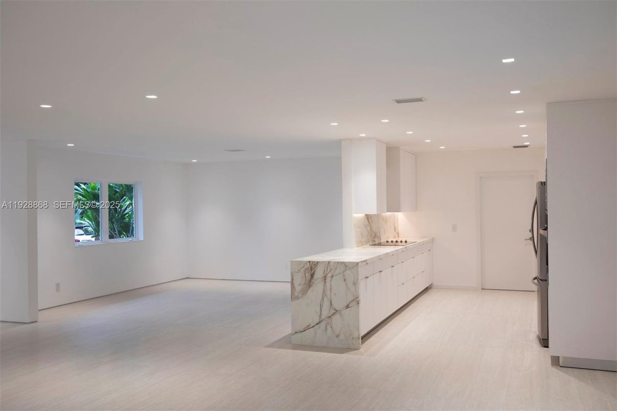 Interior, Kitchen, Recessed Lighting