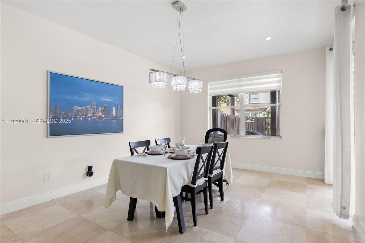 Dining room, Interior, Pendant Lights, Recessed Lighting