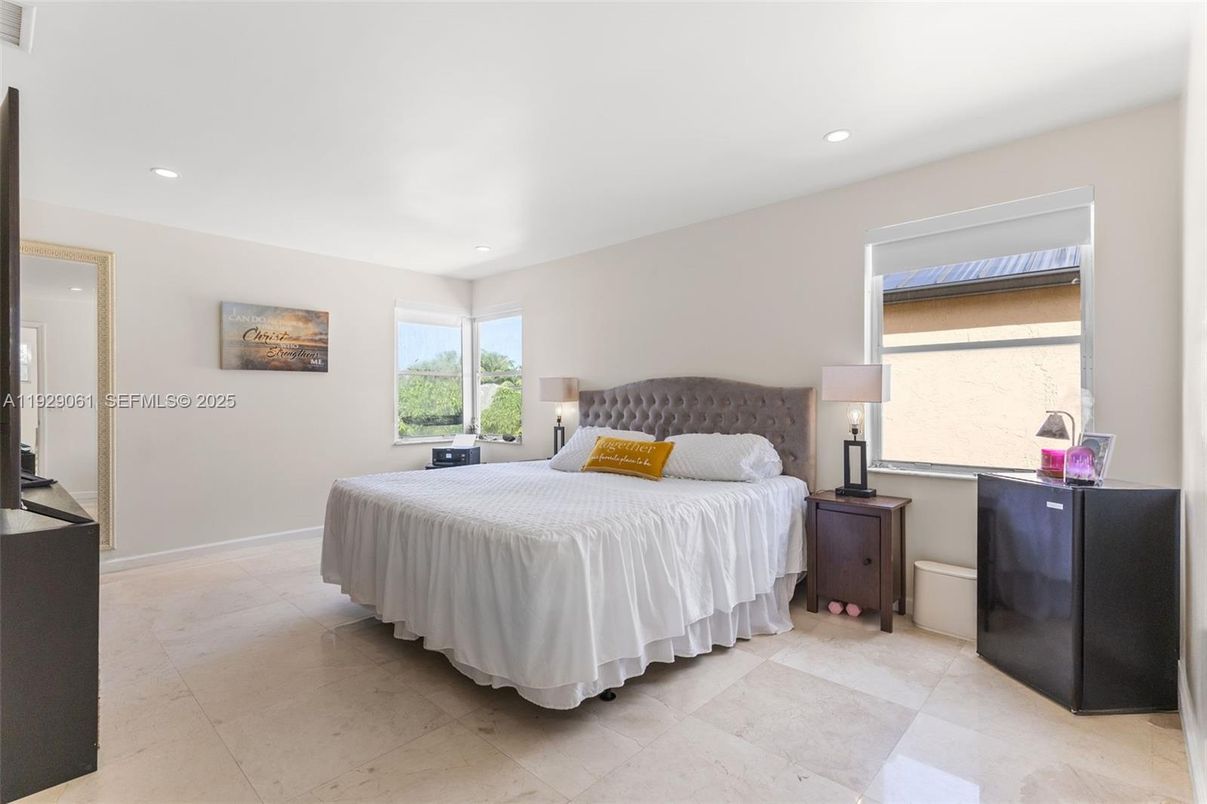 Bedroom, Interior, Recessed Lighting