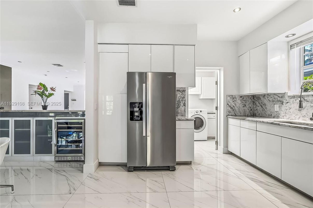 Interior, Kitchen, Marble, Recessed Lighting, Washer