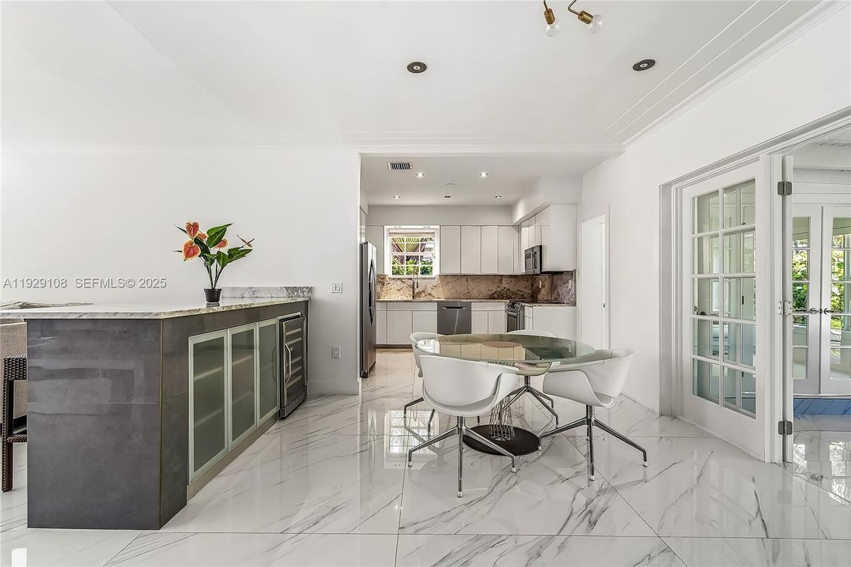 Dining room, Interior, Kitchen, Marble, Recessed Lighting