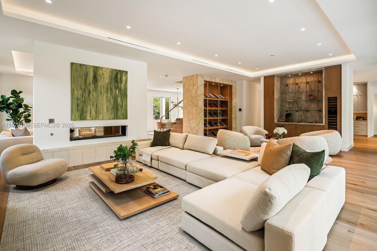 Interior, Living room, Pendant Lights, Recessed Lighting, Wine Storage, Wood Texture Flooring