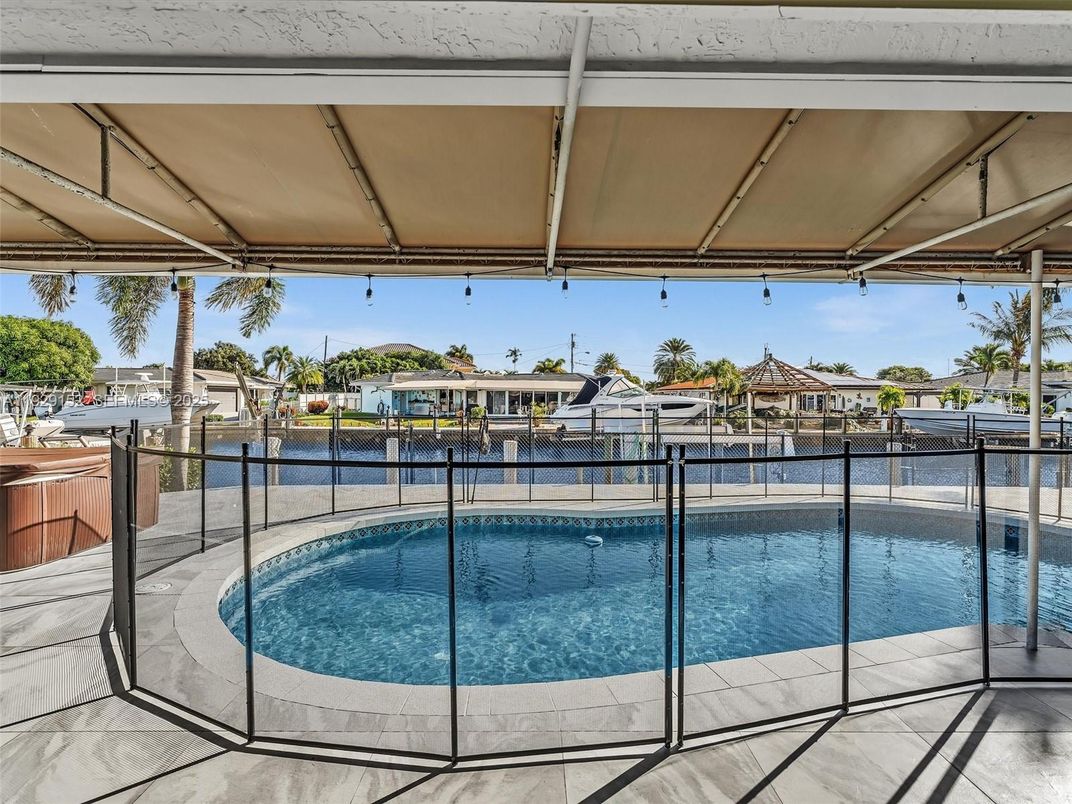 Exterior, Pool, Water