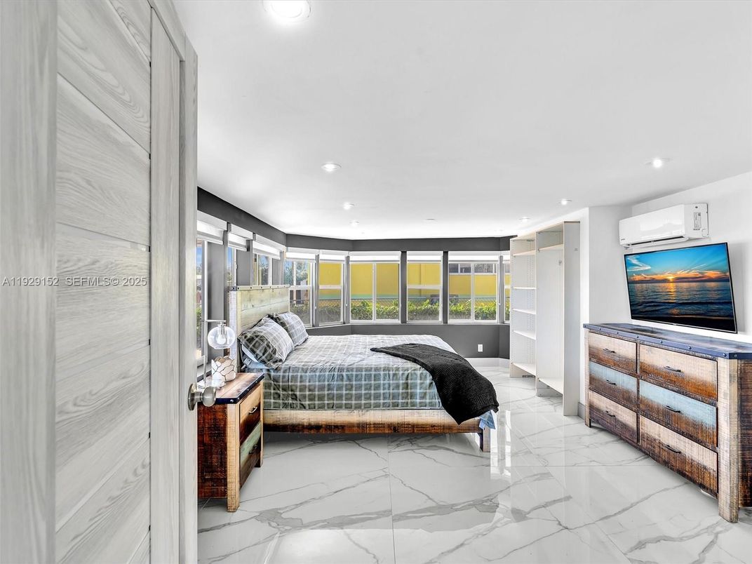 Bedroom, Interior, Marble, Recessed Lighting