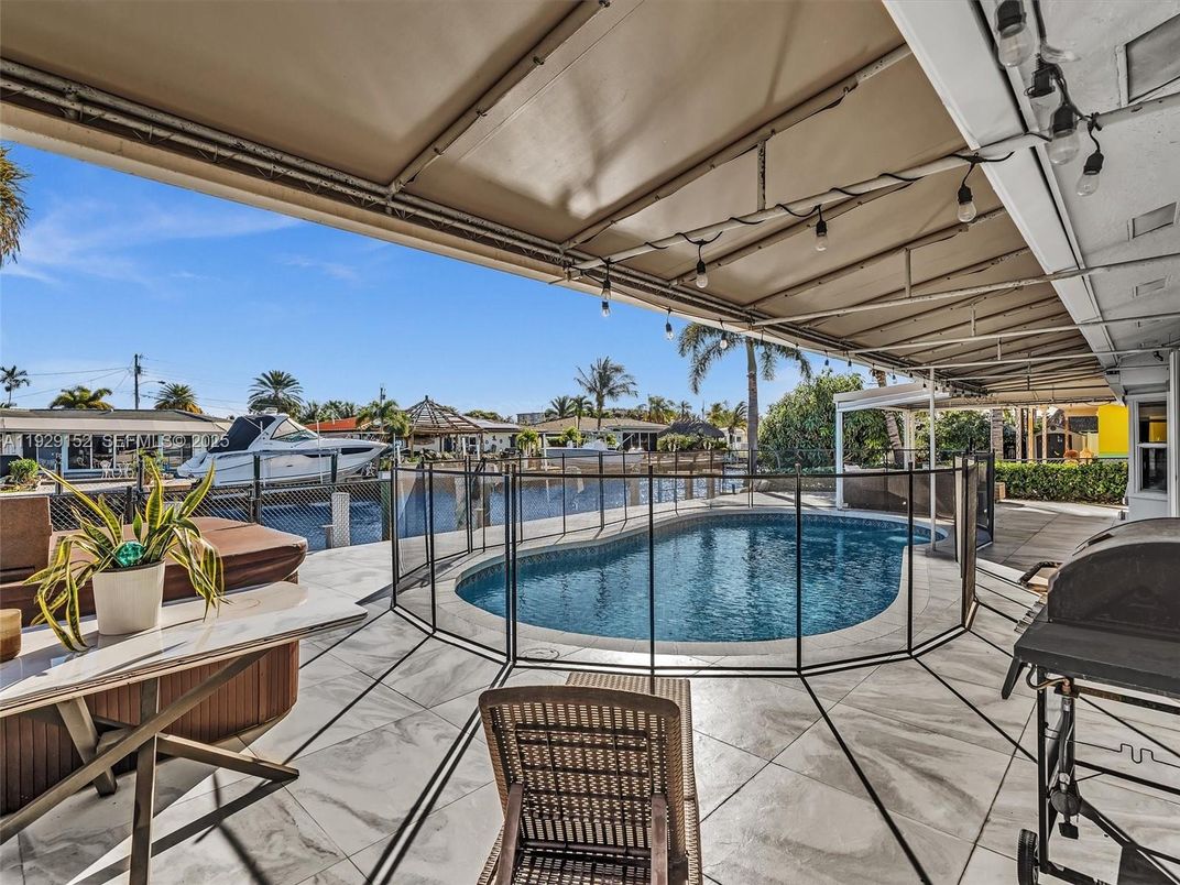 Exterior, Pool, Water