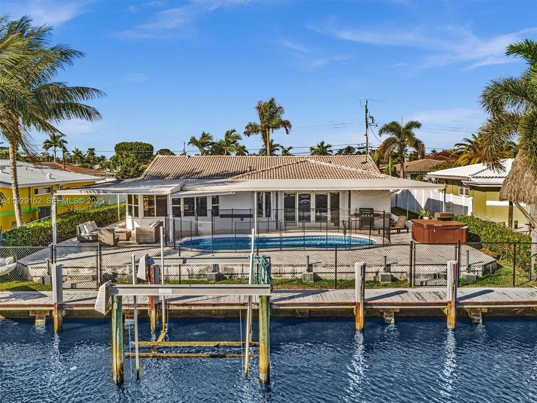 Exterior, Pool, Water