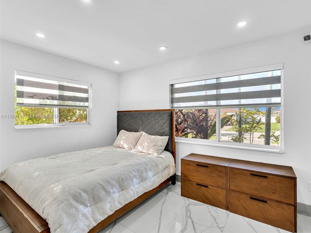 Bedroom, Interior, Marble, Recessed Lighting