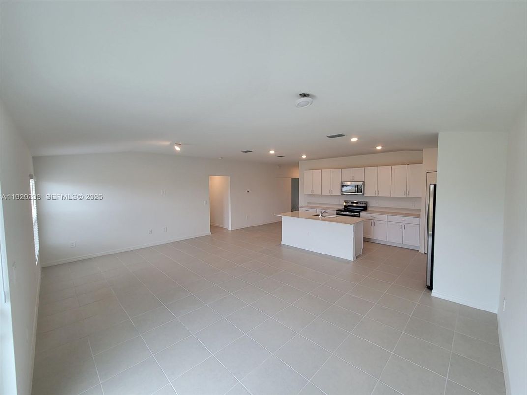 Empty room, Interior, Kitchen, Recessed Lighting